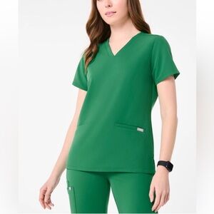 Figs Scrub Set Casma Top (S) Zamora Jogger Pant (SP) Evergreen